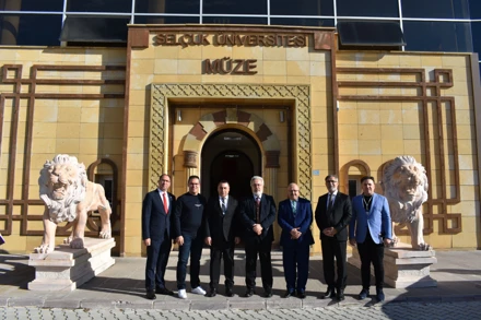 “Dünya her yönüyle Mevlana’yı ve eserlerini inceliyor” Mevlana’nın Selçuklu Dünyası sempozyumu gerçekleştirildi